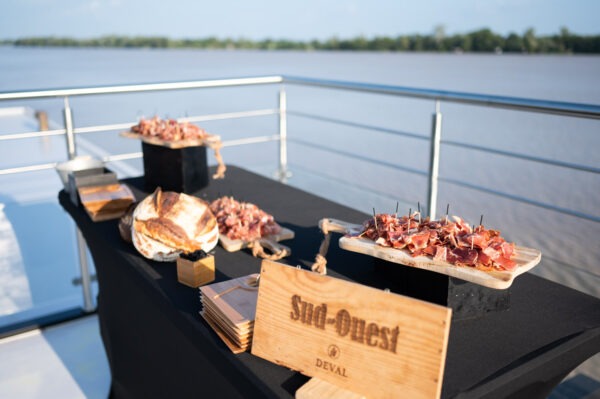 Deval-Traiteur-Peniche-Mascaret-25-juillet-2025-Photographe-Marine-Monteils-086-BD