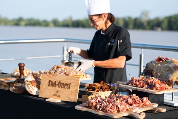 Deval-Traiteur-Peniche-Mascaret-25-juillet-2025-Photographe-Marine-Monteils-096-BD